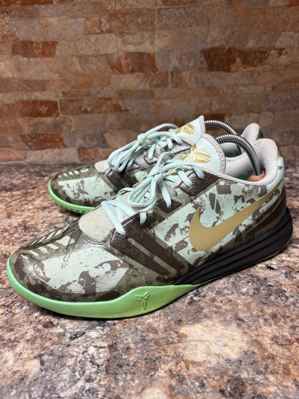 Nike Kobe Bryant Mentality Fiberglass Low Top Sneakers Size 11